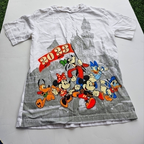 Walt Disney land tee shirt exellent condition used once - Picture 1 of 5
